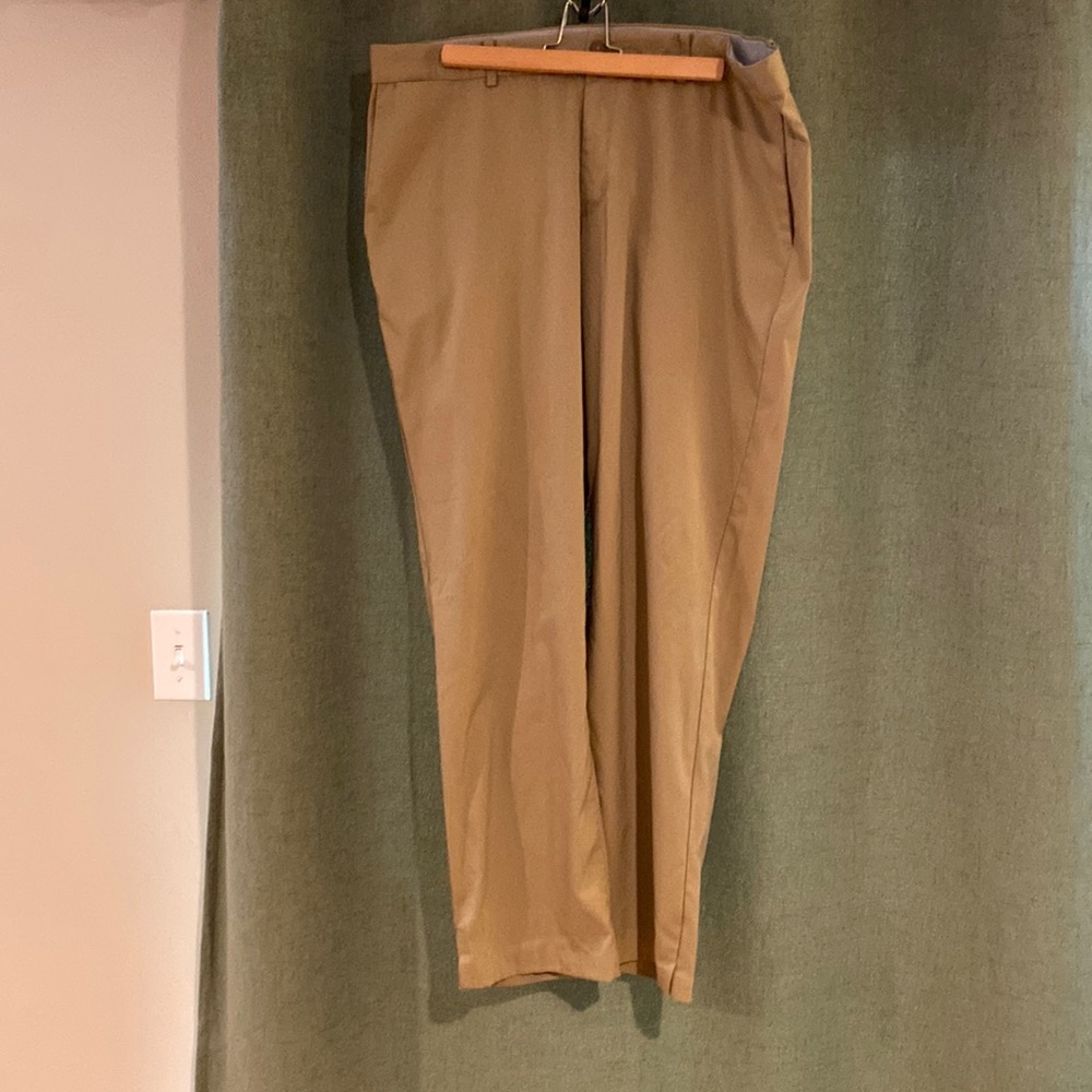 Nike Standard Fit Training Golf Pants. NWOT 38/32